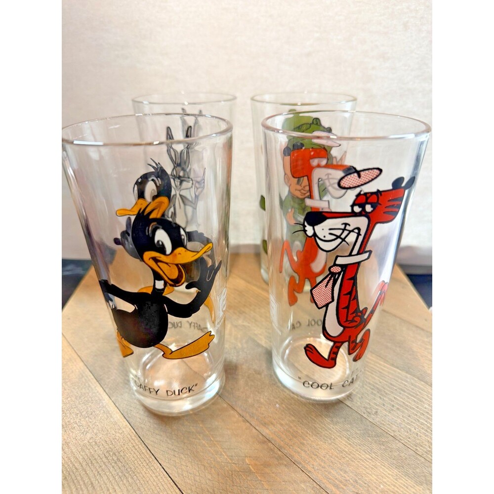 Vintage 1973 Pepsi Collector Series Looney Tunes Glass Set of 4 Bugs Bunny Daffy